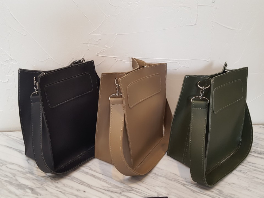 <b><p>Latte Square Bag</p></b><b><p>ラテスクエアバック</p></b><br /><br /><p align='center'>