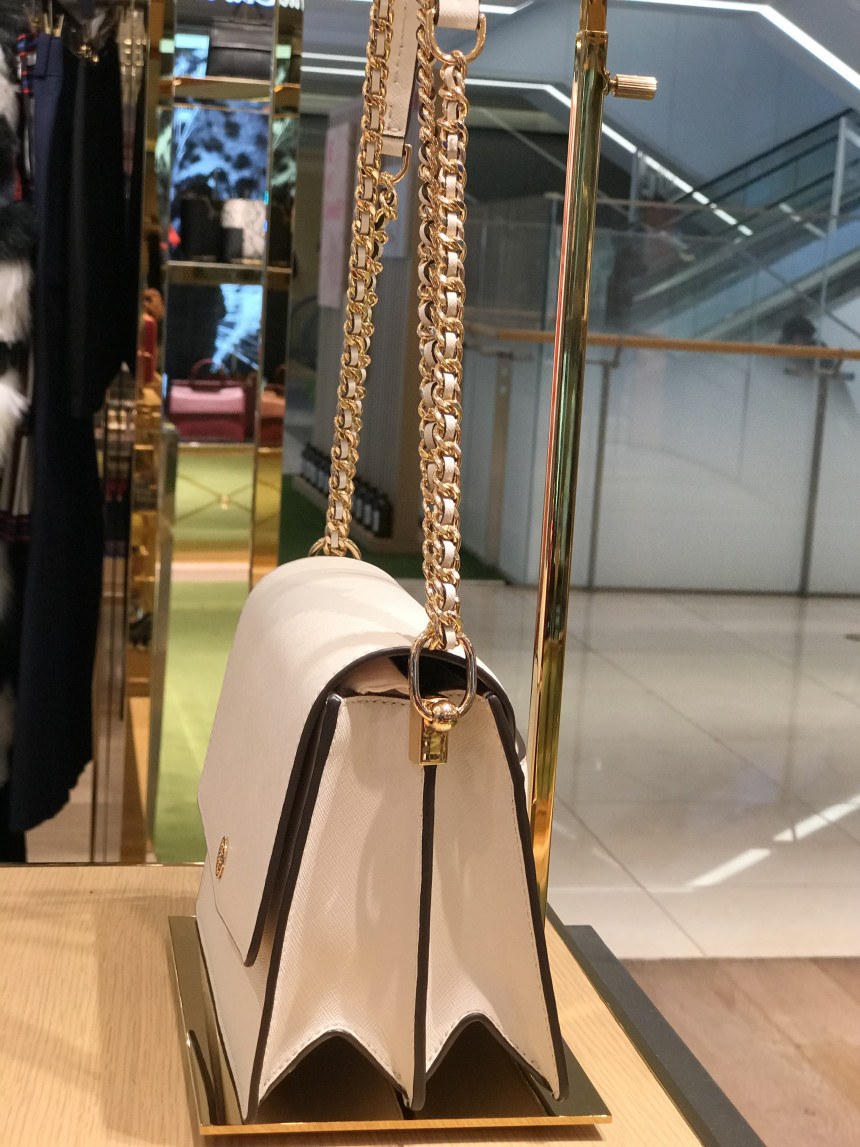 <b><p>Torii Birch Ronson Cvertible Should Bag TB83D3LR21</p></b><b><p>トリーバーチロビンソンコンバーチブルショルダーバッグTB83D3LR21ベーシックスタイルの魅力があ</p></b><br /><br /><p align='center'>