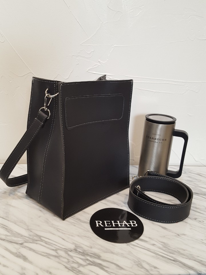 <b><p>Latte Square Bag</p></b><b><p>ラテスクエアバック</p></b><br /><br /><p align='center'>