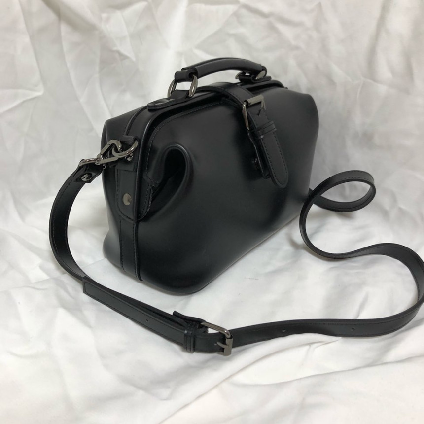 <b><p>Daily buckle ba Women's coordination 20</p></b><b><p>デイリーバックルバック女性コーディネート20代の春やすい洗練されたモダンなファッション整頓されたルッ</p></b><br /><br /><p align='center'>