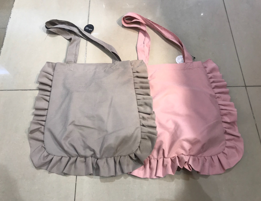 <b><p>Harajuku ruffle eco bag HJ18HB0131 Daily</p></b><b><p>原宿フリルエコバッグHJ18HB0131デイリー愛らしい女性可愛らしい 데일리에코백</p></b><br /><br /><p align='center'>