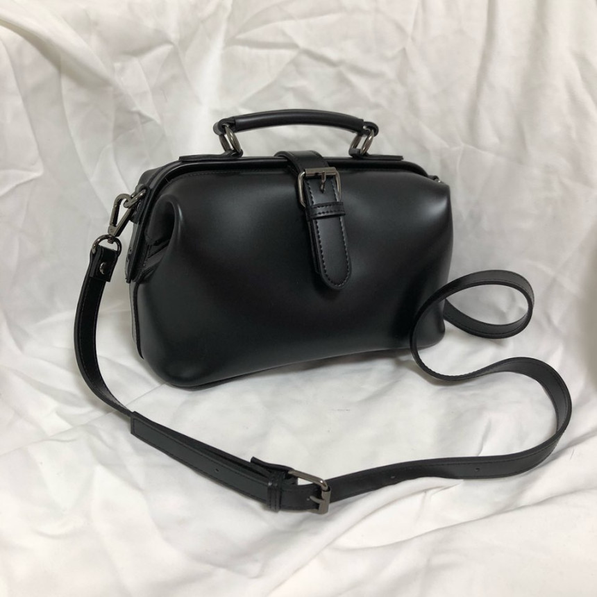 <b><p>Daily buckle ba Women's coordination 20</p></b><b><p>デイリーバックルバック女性コーディネート20代の春やすい洗練されたモダンなファッション整頓されたルッ</p></b><br /><br /><p align='center'>