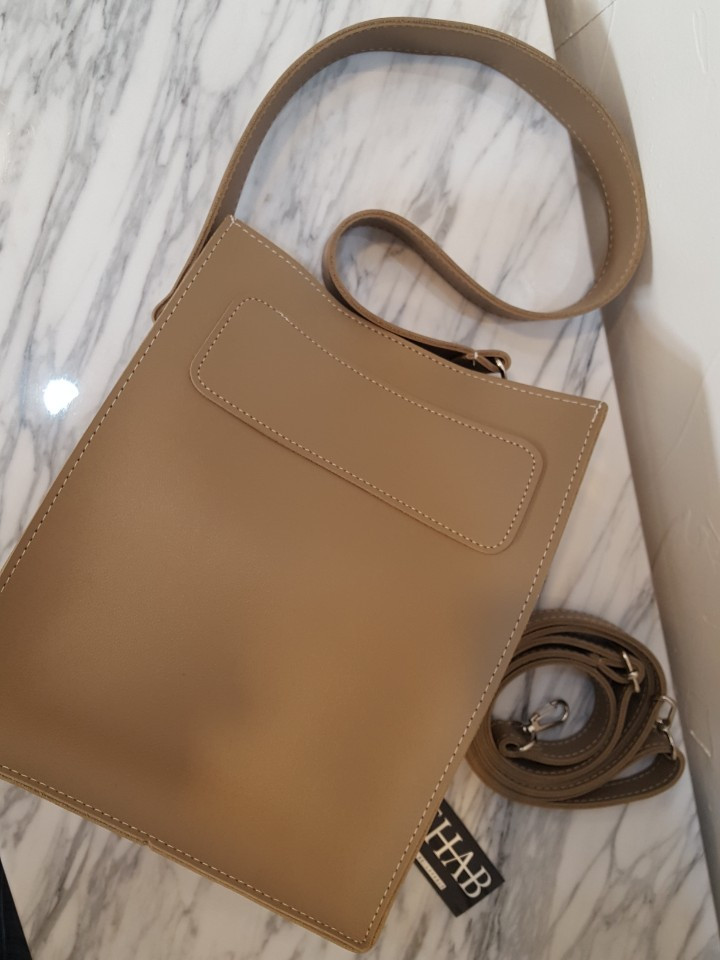 <b><p>Latte Square Bag</p></b><b><p>ラテスクエアバック</p></b><br /><br /><p align='center'>