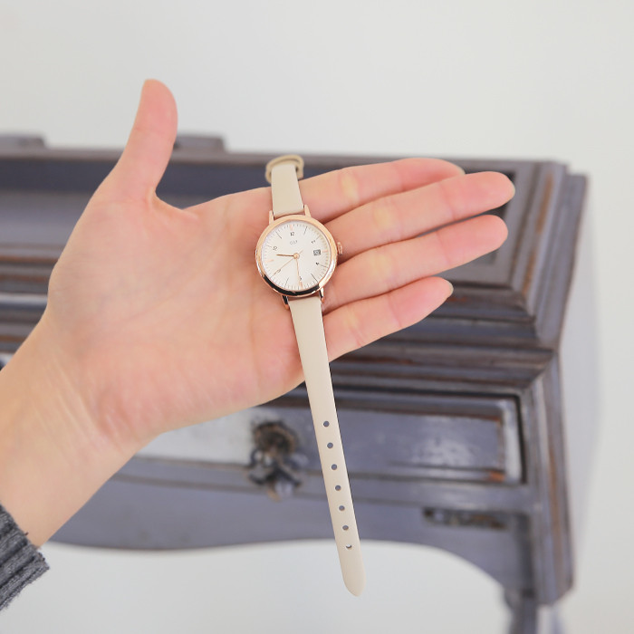 <b><p>OST Autumn Story Clock Women's leather</p></b><b><p>OST 秋ストーリー時計 女性革 学生手首 ブランド フレの贈り物 20代</p></b><br /><br /><p align='center'>