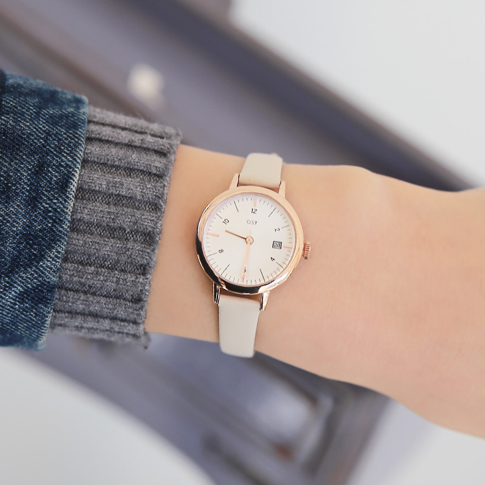 <b><p>OST Autumn Story Clock Women's leather</p></b><b><p>OST 秋ストーリー時計 女性革 学生手首 ブランド フレの贈り物 20代</p></b><br /><br /><p align='center'>