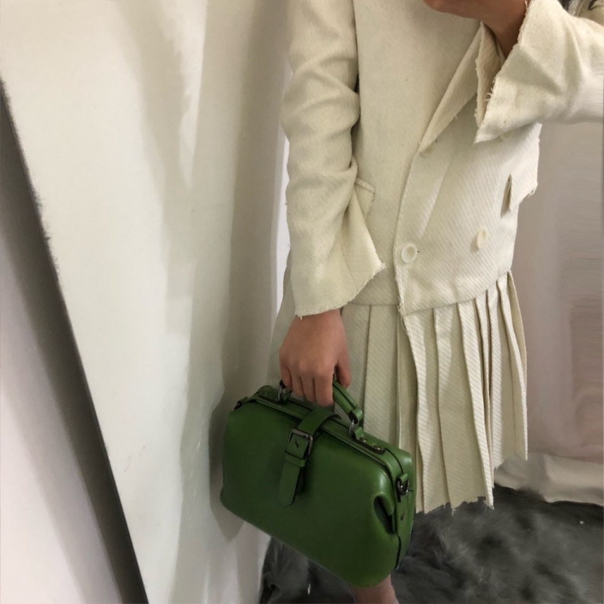 <b><p>Daily buckle ba Women's coordination 20</p></b><b><p>デイリーバックルバック女性コーディネート20代の春やすい洗練されたモダンなファッション整頓されたルッ</p></b><br /><br /><p align='center'>