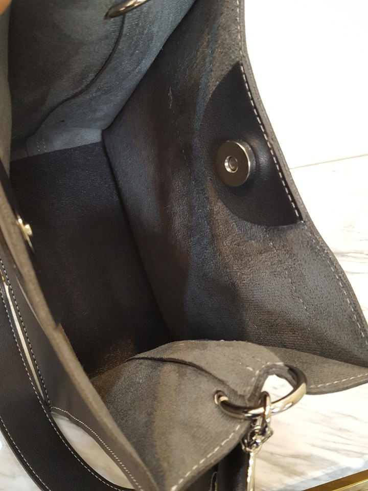 <b><p>Latte Square Bag</p></b><b><p>ラテスクエアバック</p></b><br /><br /><p align='center'>