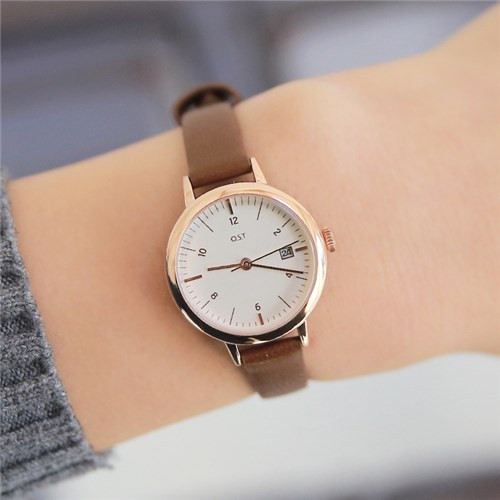 <b><p>OST Autumn Story Clock Women's leather</p></b><b><p>OST 秋ストーリー時計 女性革 学生手首 ブランド フレの贈り物 20代</p></b><br /><br /><p align='center'>