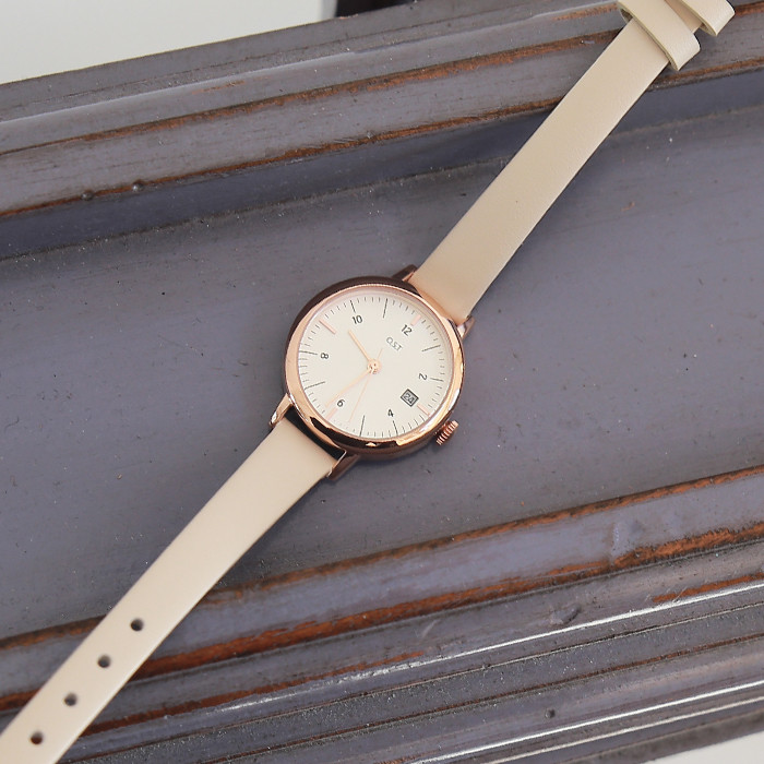 <b><p>OST Autumn Story Clock Women's leather</p></b><b><p>OST 秋ストーリー時計 女性革 学生手首 ブランド フレの贈り物 20代</p></b><br /><br /><p align='center'>