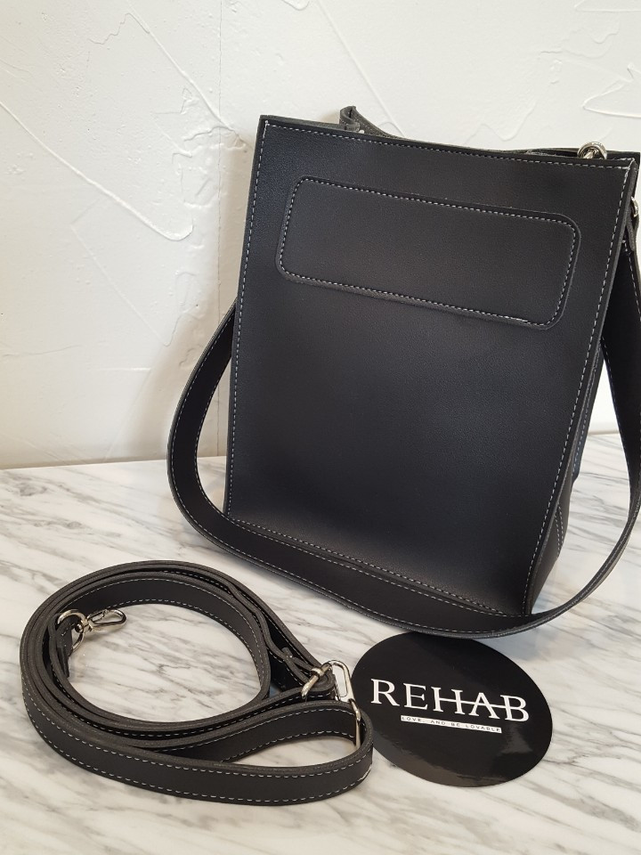 <b><p>Latte Square Bag</p></b><b><p>ラテスクエアバック</p></b><br /><br /><p align='center'>