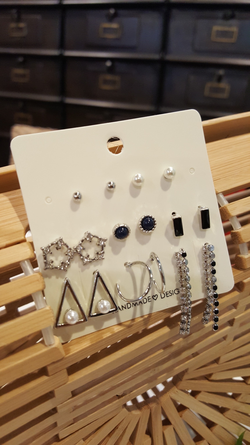 <b><p>Mono daily dern 16 pieces earring set 03</p></b><b><p>モノ デイリー モダン 16ピース イヤリング セット 03</p></b><br /><br /><p align='center'>