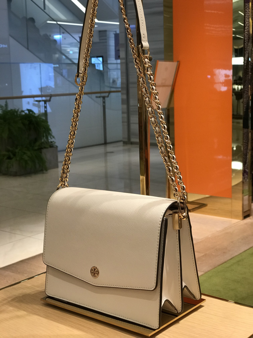 <b><p>Torii Birch Ronson Cvertible Should Bag TB83D3LR21</p></b><b><p>トリーバーチロビンソンコンバーチブルショルダーバッグTB83D3LR21ベーシックスタイルの魅力があ</p></b><br /><br /><p align='center'>