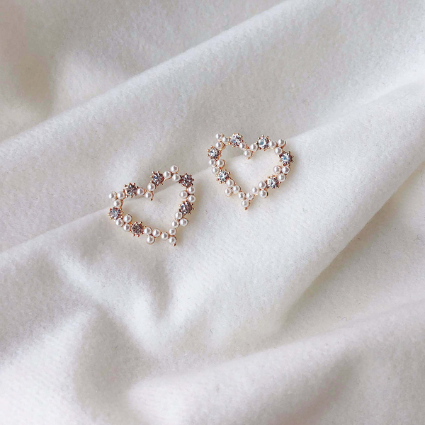 <b><p>Sugar Pel Cubic Het Erings 5col sp handmade</p></b><b><p>シュガー 真珠 キュービック ハートピアス 5色 春 ハンドメイド ディテールがきれい</p></b><br /><br /><p align='center'>