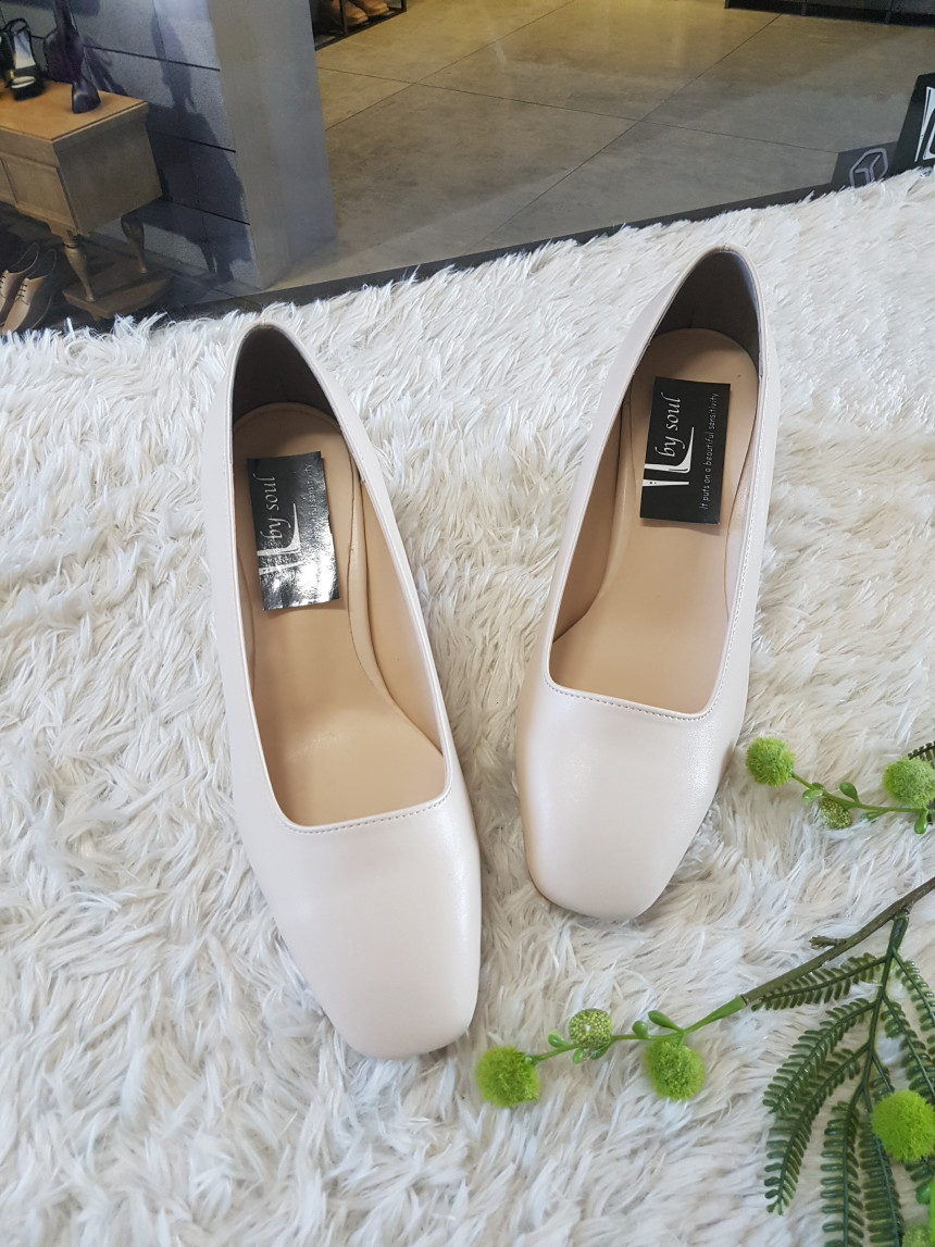 <b><p>Korean Squa nose Middle Hill pump 3col Beige</p></b><b><p>韓国語 正方形の鼻 ミドルヒール パンプス 3col ベージュ靴 女性 厚底 青キグプ</p></b><br /><br /><p align='center'>