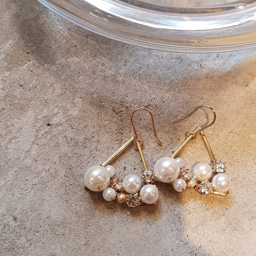 <b><p>Blue Pearl cubic Drop Erings Stylish se Female</p></b><b><p>清らか パールキュービック ドロップイヤリング 魅力のあるスタイル 女性コーディネート</p></b><br /><br /><p align='center'>