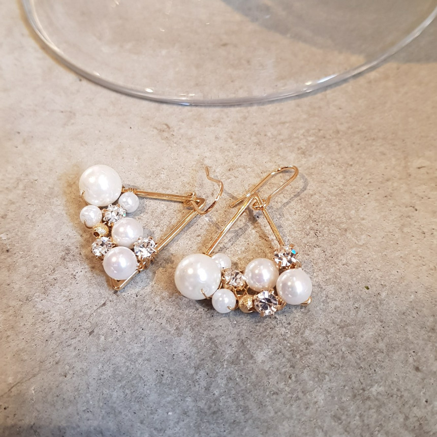 <b><p>Blue Pearl cubic Drop Erings Stylish se Female</p></b><b><p>清らか パールキュービック ドロップイヤリング 魅力のあるスタイル 女性コーディネート</p></b><br /><br /><p align='center'>