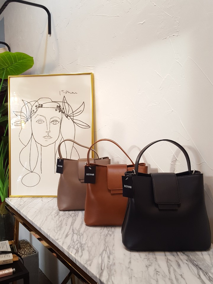 <b><p>Lois back</p></b><b><p>ロイスバック</p></b><br /><br /><p align='center'>