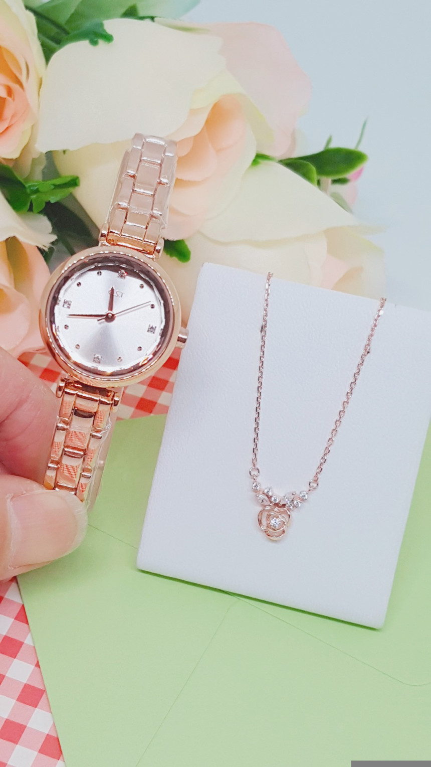 <b><p>OST A luxury Spring set Outward look female</p></b><b><p>OST ラグジュアリー 春 セット 外出ルックコーディネート 女性 ラブアイテム</p></b><br /><br /><p align='center'>