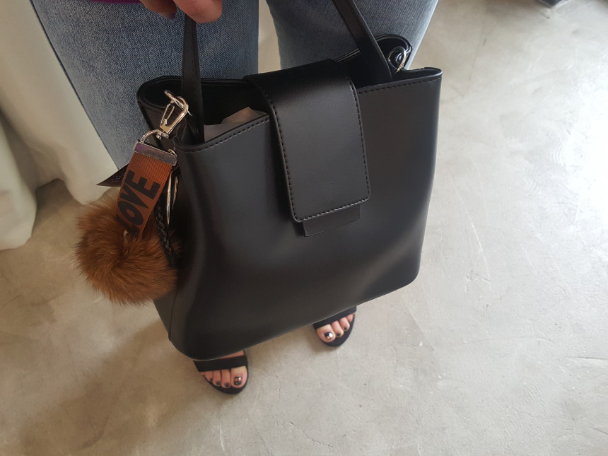 <b><p>Lois back</p></b><b><p>ロイスバック</p></b><br /><br /><p align='center'>