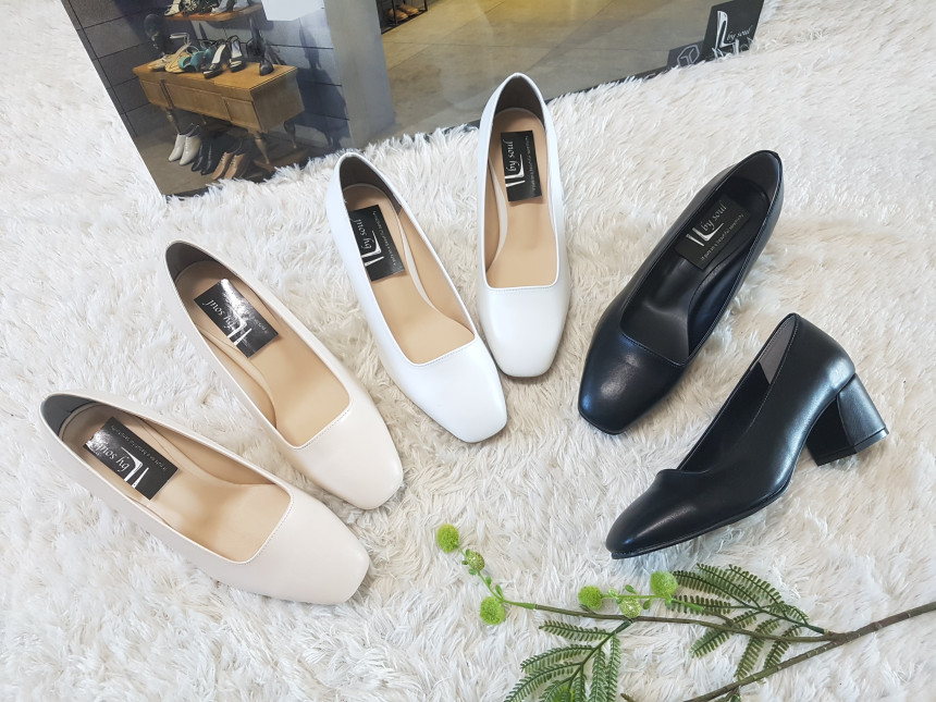 <b><p>Korean Squa nose Middle Hill pump 3col Beige</p></b><b><p>韓国語 正方形の鼻 ミドルヒール パンプス 3col ベージュ靴 女性 厚底 青キグプ</p></b><br /><br /><p align='center'>