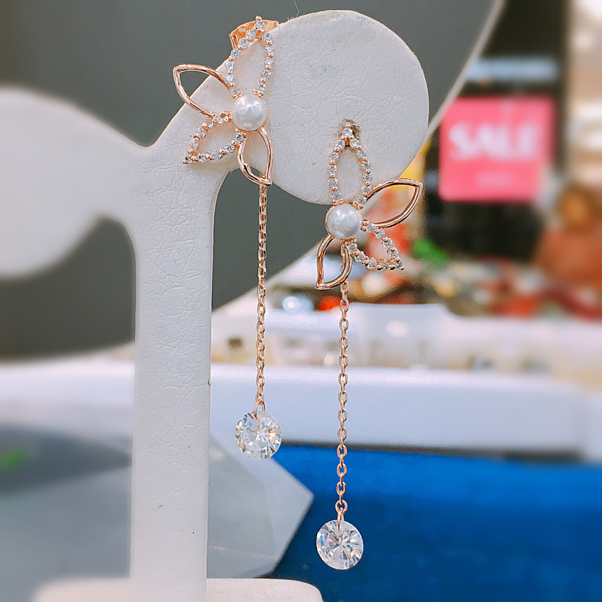 <b><p>Luce Ra earrings LKJ1107 attractive Emional</p></b><b><p>ルーチェ ロタイヤリング LKJ1107 魅力的な 女心を刺激 女性が好きなギフト</p></b><br /><br /><p align='center'>