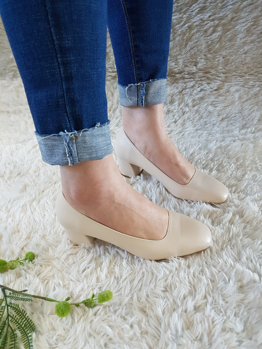 <b><p>Korean Squa nose Middle Hill pump 3col Beige</p></b><b><p>韓国語 正方形の鼻 ミドルヒール パンプス 3col ベージュ靴 女性 厚底 青キグプ</p></b><br /><br /><p align='center'>