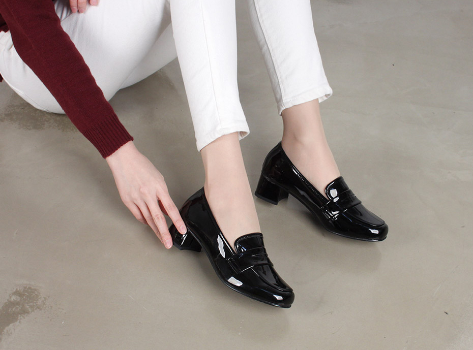 <b><p>Korean Middle Hill enamel day basic Fema</p></b><b><p>韓国語 ミドルヒール エナメル デイリー ベーシック 女性ローファー 足やすい 軽い</p></b><br /><br /><p align='center'>