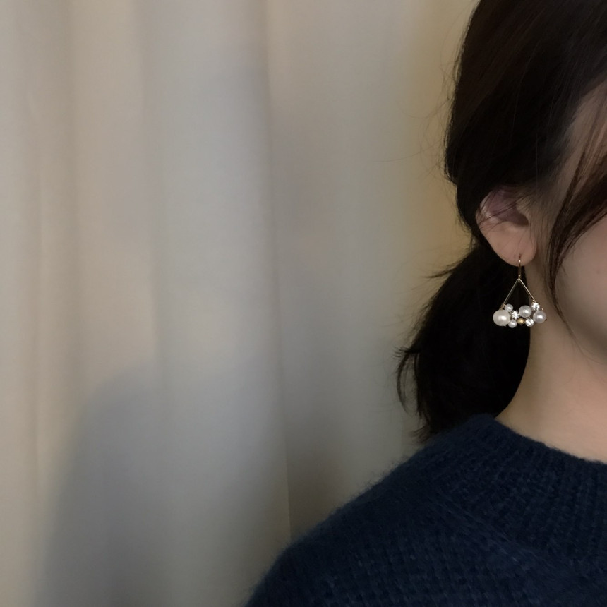 <b><p>Blue Pearl cubic Drop Erings Stylish se Female</p></b><b><p>清らか パールキュービック ドロップイヤリング 魅力のあるスタイル 女性コーディネート</p></b><br /><br /><p align='center'>