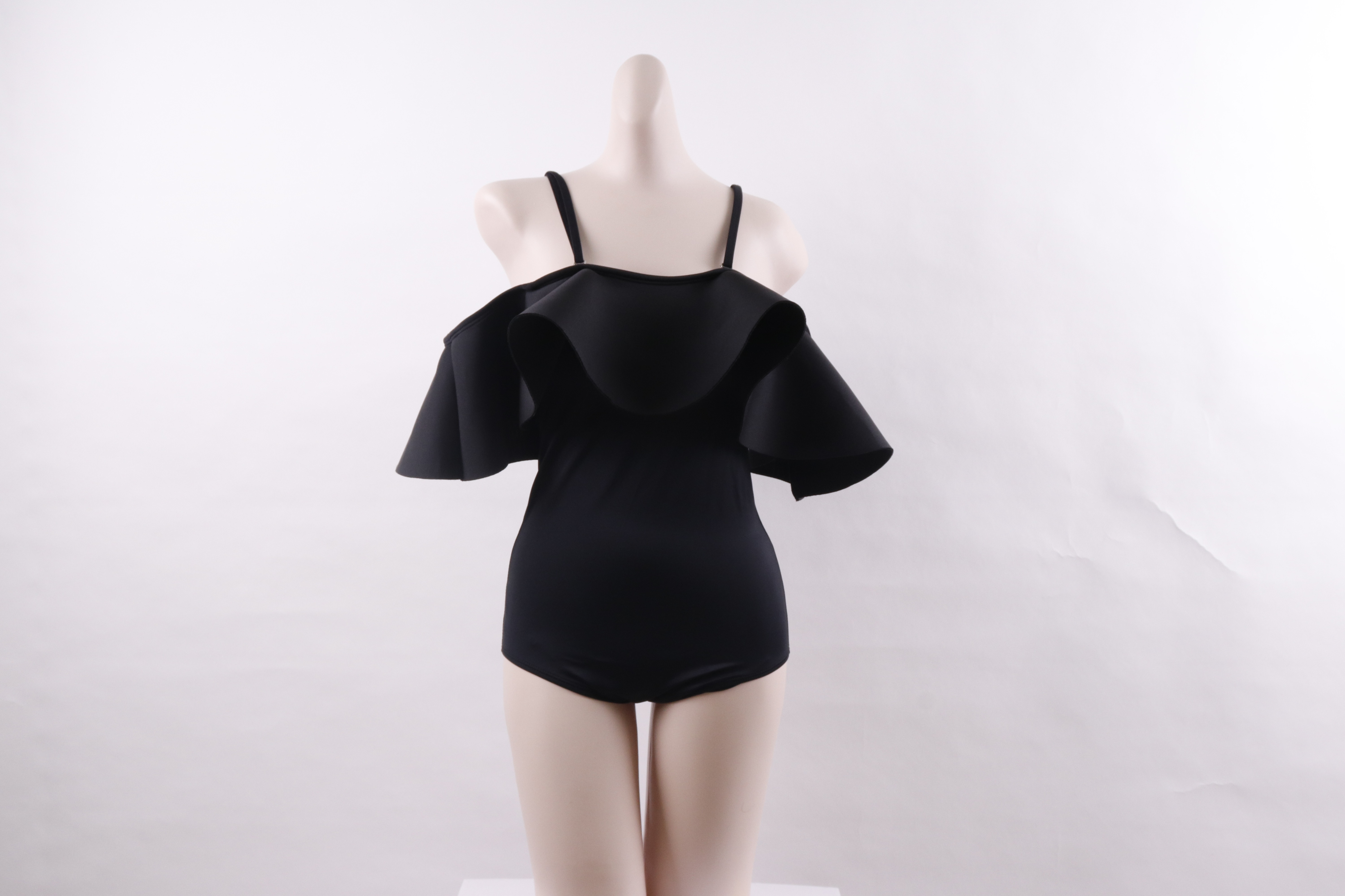 <b><p>Neoprene black Frill Shoulder Monokini Fem</p></b><b><p>ネオプレン ブラック フリル ショルダー モノキニ 女性らしい非 30代 清純な非</p></b><br /><br /><p align='center'>