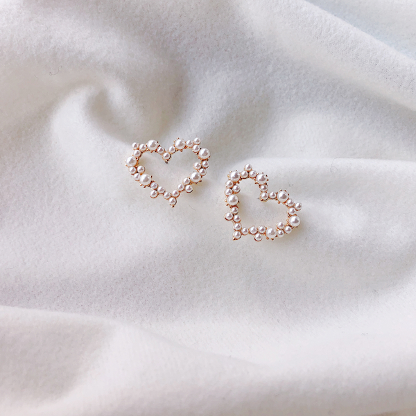 <b><p>Sugar Pel Cubic Het Erings 5col sp handmade</p></b><b><p>シュガー 真珠 キュービック ハートピアス 5色 春 ハンドメイド ディテールがきれい</p></b><br /><br /><p align='center'>