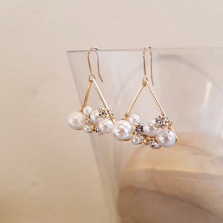 <b><p>Blue Pearl cubic Drop Erings Stylish se Female</p></b><b><p>清らか パールキュービック ドロップイヤリング 魅力のあるスタイル 女性コーディネート</p></b><br /><br /><p align='center'>