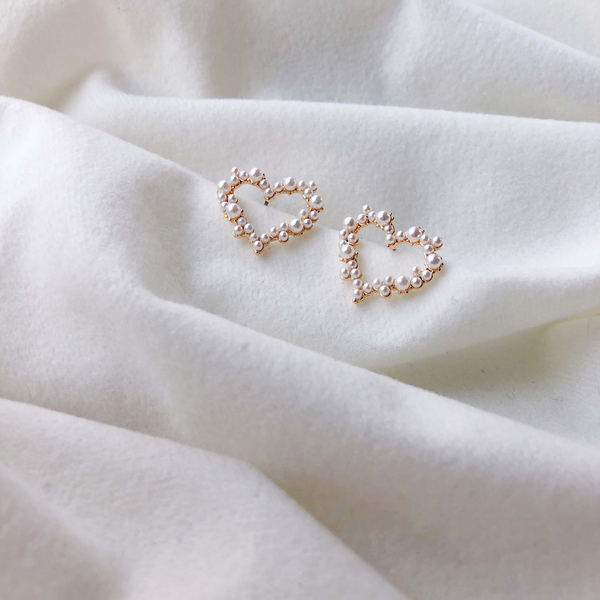 <b><p>Sugar Pel Cubic Het Erings 5col sp handmade</p></b><b><p>シュガー 真珠 キュービック ハートピアス 5色 春 ハンドメイド ディテールがきれい</p></b><br /><br /><p align='center'>