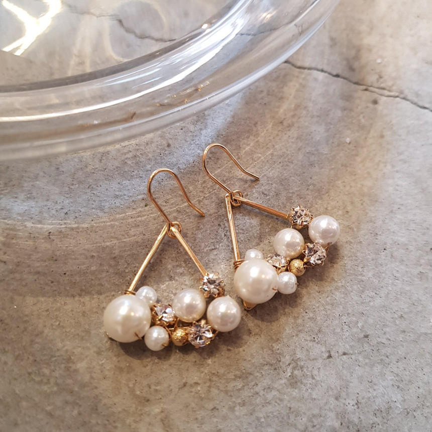 <b><p>Blue Pearl cubic Drop Erings Stylish se Female</p></b><b><p>清らか パールキュービック ドロップイヤリング 魅力のあるスタイル 女性コーディネート</p></b><br /><br /><p align='center'>