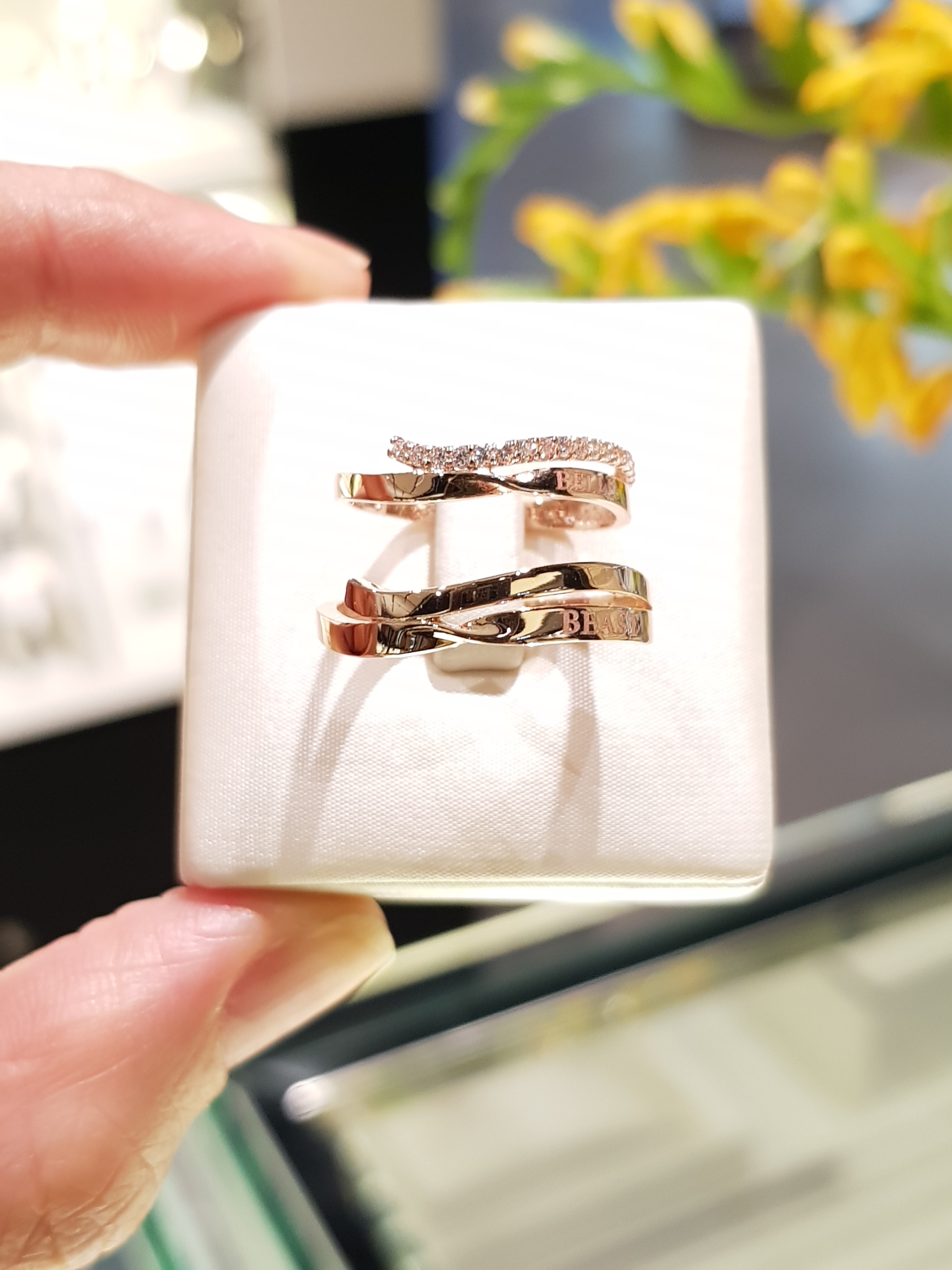 <b><p>Lloyd The beauty and st Coupling LRW17023T</p></b><b><p>ロイド 美女と野獣 カップリングLRW17023T</p></b><br /><br /><p align='center'>