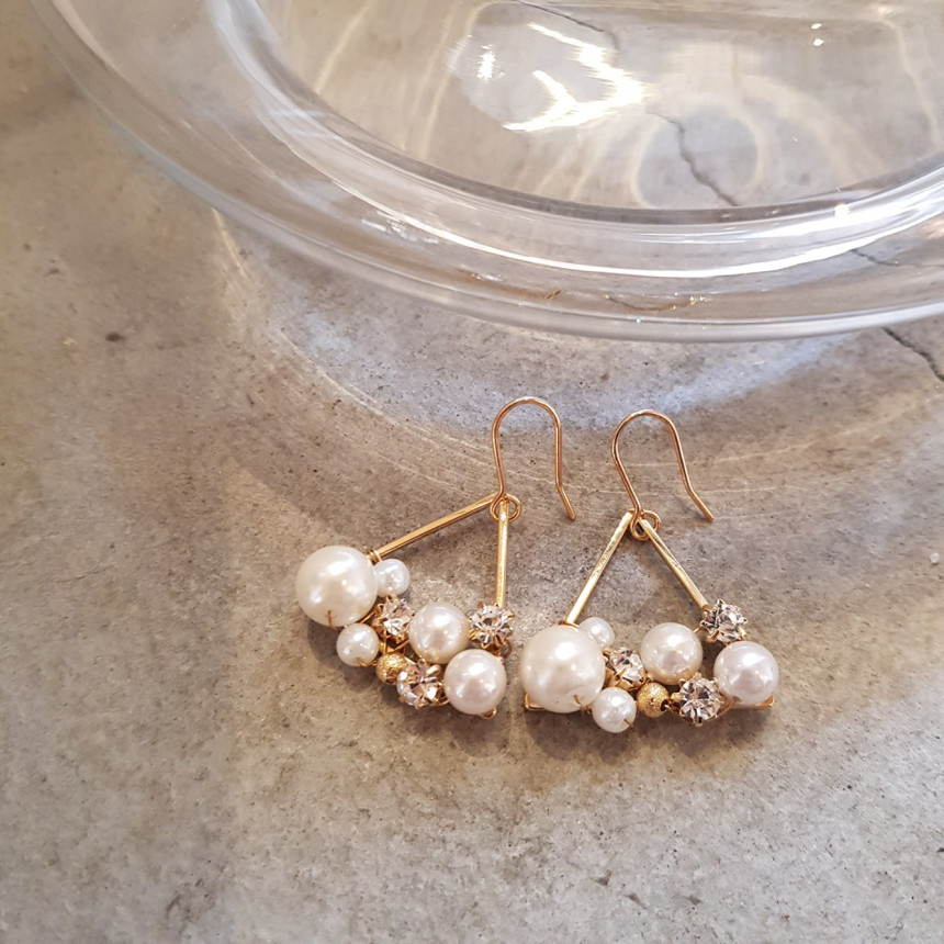 <b><p>Blue Pearl cubic Drop Erings Stylish se Female</p></b><b><p>清らか パールキュービック ドロップイヤリング 魅力のあるスタイル 女性コーディネート</p></b><br /><br /><p align='center'>