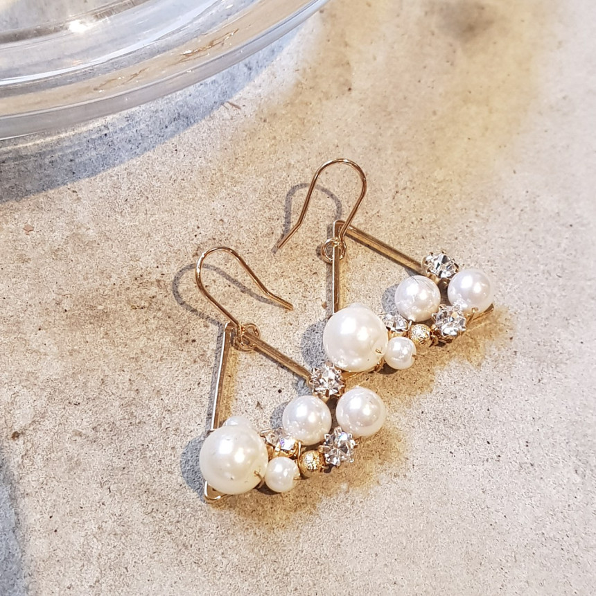 <b><p>Blue Pearl cubic Drop Erings Stylish se Female</p></b><b><p>清らか パールキュービック ドロップイヤリング 魅力のあるスタイル 女性コーディネート</p></b><br /><br /><p align='center'>