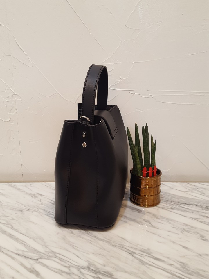 <b><p>Lois back</p></b><b><p>ロイスバック</p></b><br /><br /><p align='center'>