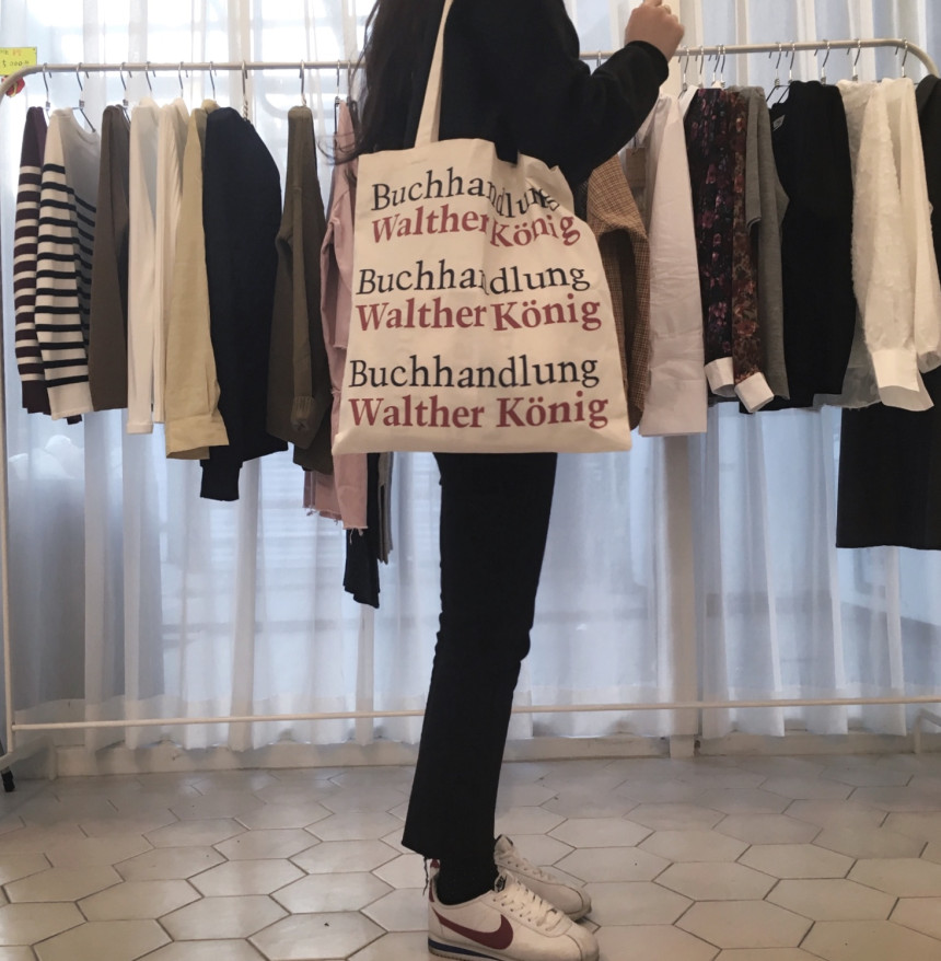 <b><p>Double-sided ttering Eco-bag Casual Ey sty</p></b><b><p>両面レタリングエコバックカジュアルな簡単なスタイル四季女性女性ホワイトアイボリーキャンバスデイリー</p></b><br /><br /><p align='center'>