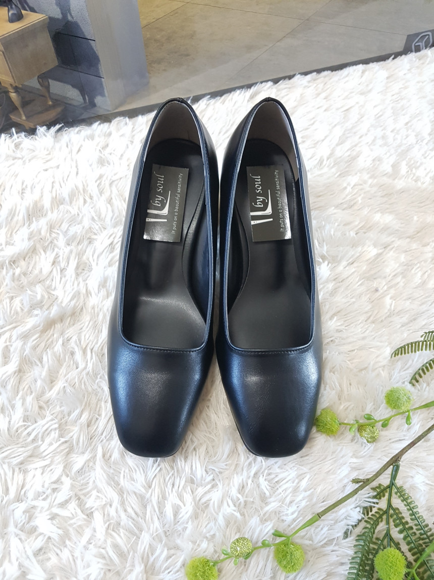 <b><p>Korean Squa nose Middle Hill pump 3col Beige</p></b><b><p>韓国語 正方形の鼻 ミドルヒール パンプス 3col ベージュ靴 女性 厚底 青キグプ</p></b><br /><br /><p align='center'>