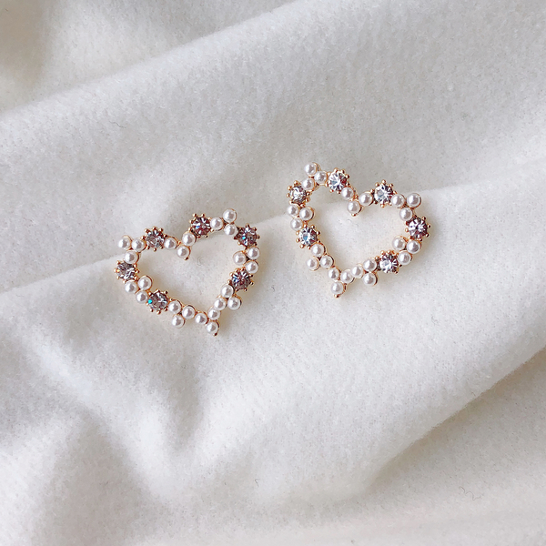 <b><p>Sugar Pel Cubic Het Erings 5col sp handmade</p></b><b><p>シュガー 真珠 キュービック ハートピアス 5色 春 ハンドメイド ディテールがきれい</p></b><br /><br /><p align='center'>