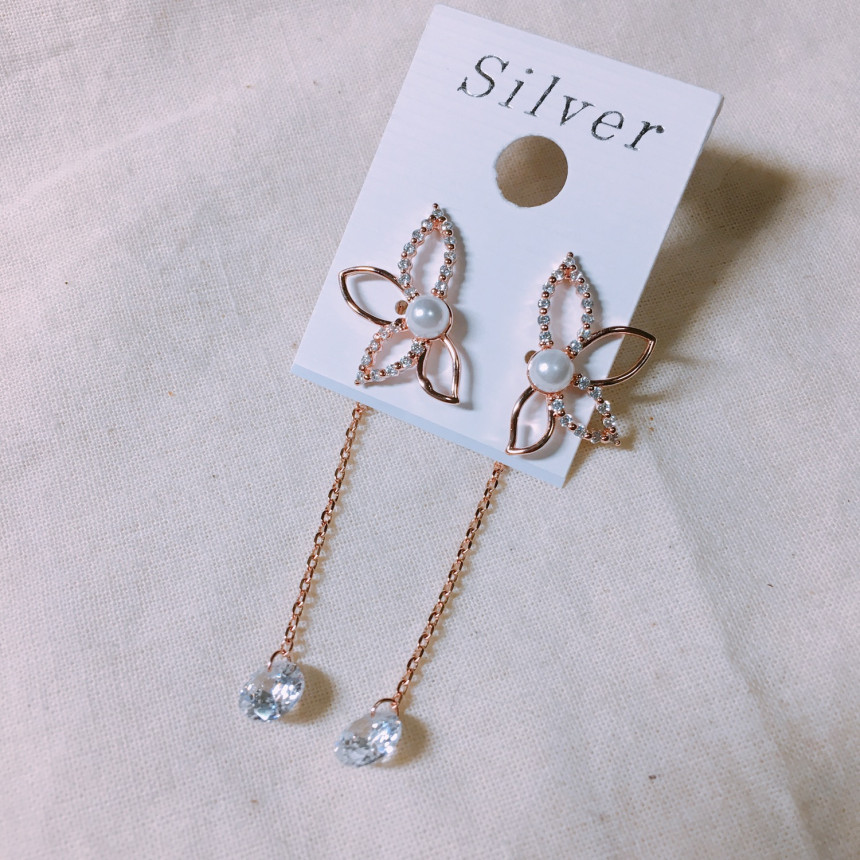 <b><p>Luce Ra earrings LKJ1107 attractive Emional</p></b><b><p>ルーチェ ロタイヤリング LKJ1107 魅力的な 女心を刺激 女性が好きなギフト</p></b><br /><br /><p align='center'>