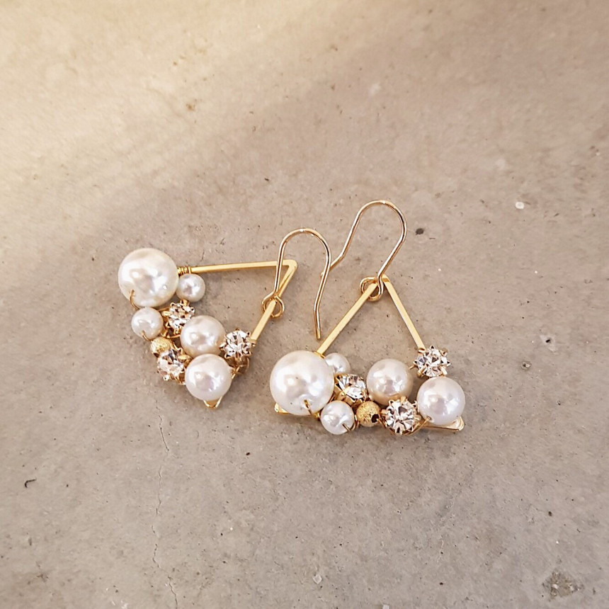 <b><p>Blue Pearl cubic Drop Erings Stylish se Female</p></b><b><p>清らか パールキュービック ドロップイヤリング 魅力のあるスタイル 女性コーディネート</p></b><br /><br /><p align='center'>