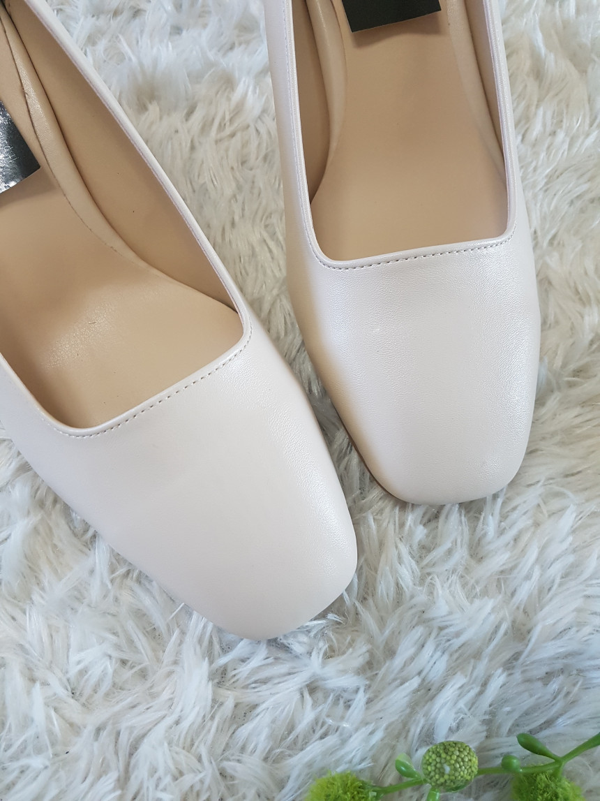 <b><p>Korean Squa nose Middle Hill pump 3col Beige</p></b><b><p>韓国語 正方形の鼻 ミドルヒール パンプス 3col ベージュ靴 女性 厚底 青キグプ</p></b><br /><br /><p align='center'>