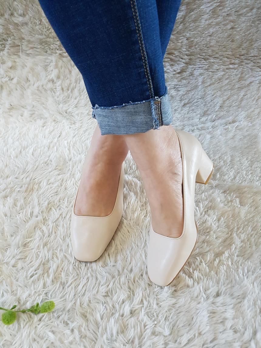 <b><p>Korean Squa nose Middle Hill pump 3col Beige</p></b><b><p>韓国語 正方形の鼻 ミドルヒール パンプス 3col ベージュ靴 女性 厚底 青キグプ</p></b><br /><br /><p align='center'>