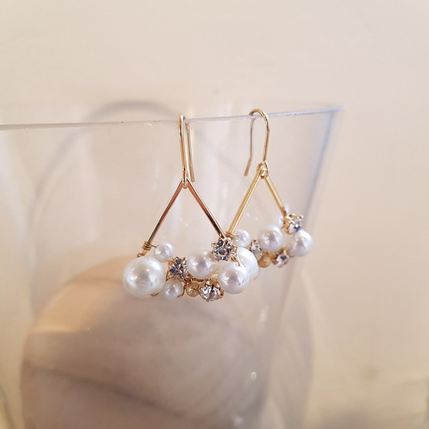 <b><p>Blue Pearl cubic Drop Erings Stylish se Female</p></b><b><p>清らか パールキュービック ドロップイヤリング 魅力のあるスタイル 女性コーディネート</p></b><br /><br /><p align='center'>