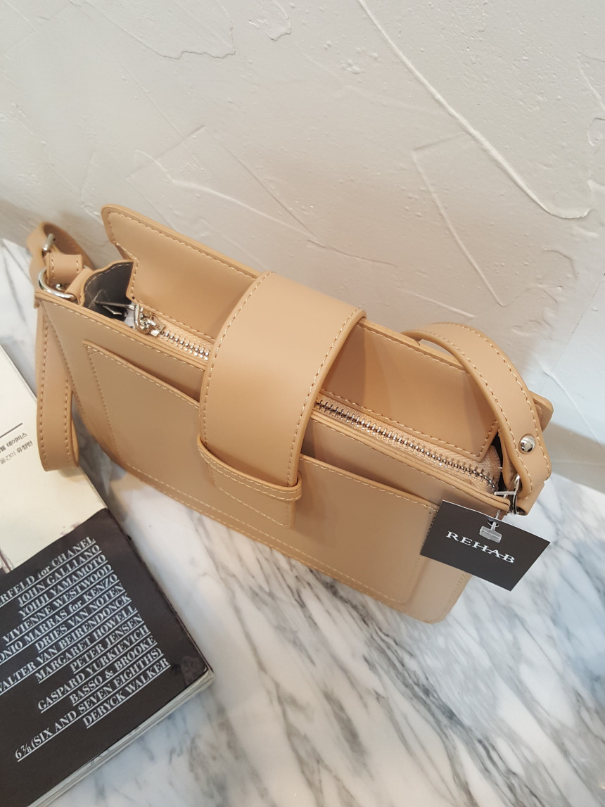 <b><p>Marie Sque Bag</p></b><b><p>マリースクエアバック</p></b><br /><br /><p align='center'>