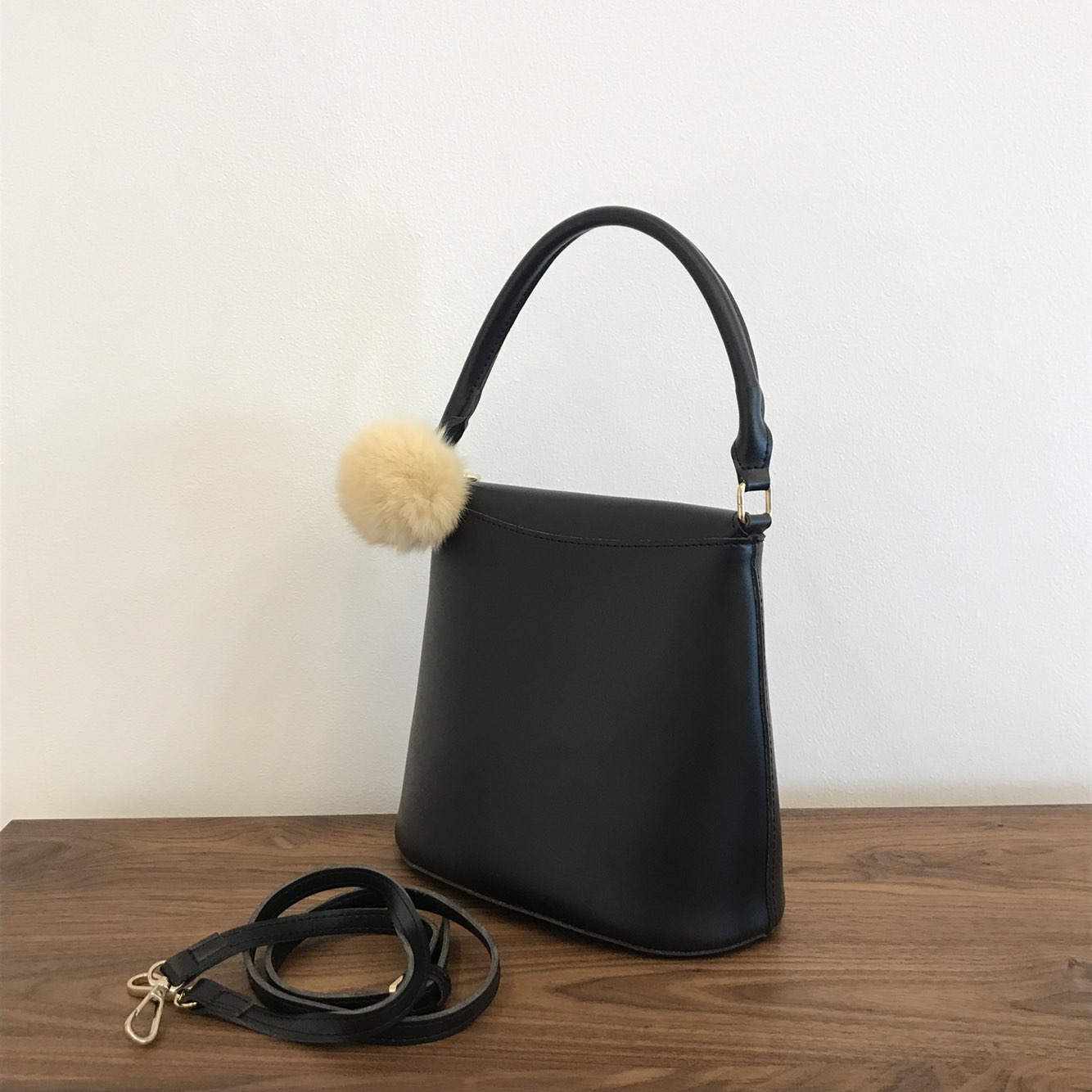 <b><p>Simple shoulder bag Women's 30s Coordination</p></b><b><p>シンプルショルダーバッグの女性のバッグ30代コーディネート、春のファッションデイリーレザー</p></b><br /><br /><p align='center'>