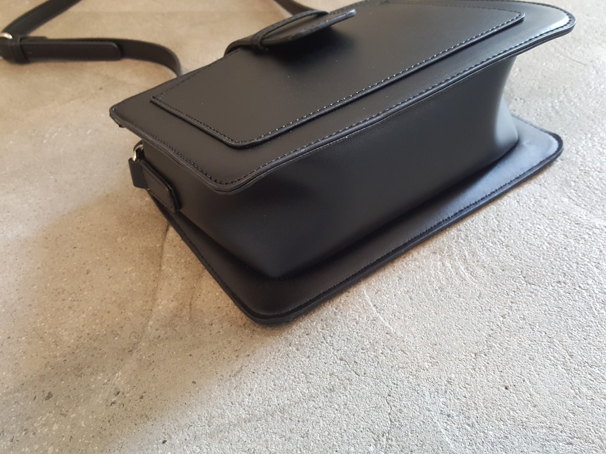 <b><p>Marie Sque Bag</p></b><b><p>マリースクエアバック</p></b><br /><br /><p align='center'>