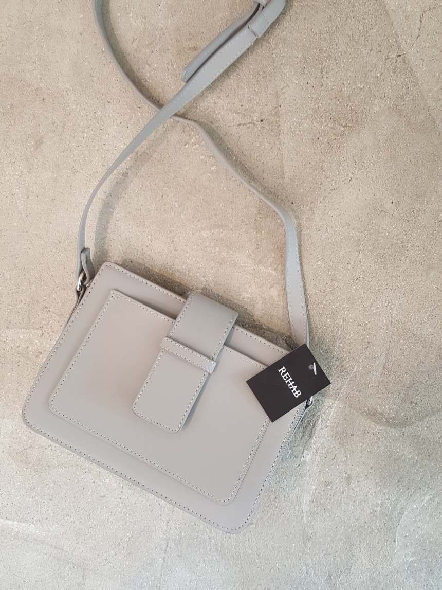 <b><p>Marie Sque Bag</p></b><b><p>マリースクエアバック</p></b><br /><br /><p align='center'>