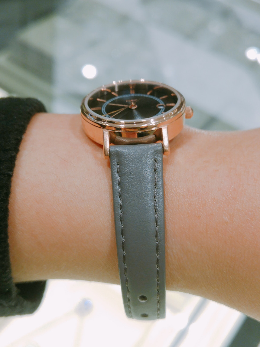 <b><p>Lloyd Couple watch LL2G16C12 man Wo her daily</p></b><b><p>ロイド カップルの腕時計 LL2G16C12 女性 レザー デイリー 素敵な手首</p></b><br /><br /><p align='center'>